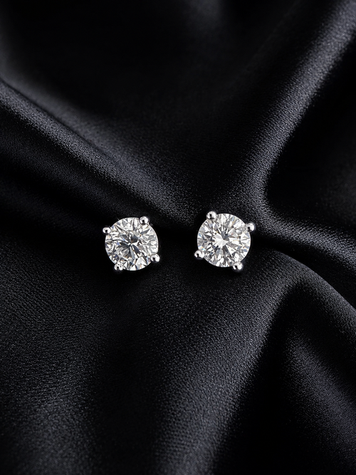 O’Maria demantseyrnalokkar 1,02 ct í 18kt hvítagulli