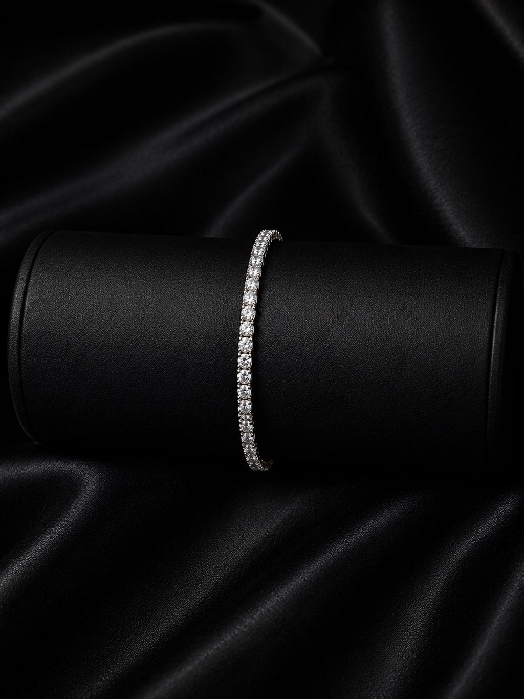O’Maria tennisarmband með 68 demöntum, samtals 3,38 ct
